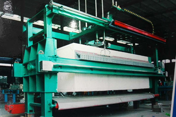 自動(dòng)水沖洗濾布壓濾機(jī)